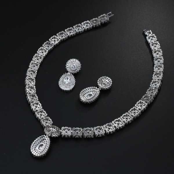 Temperament Fashion Bride Round Zircon Wax Inlaid Jewelry